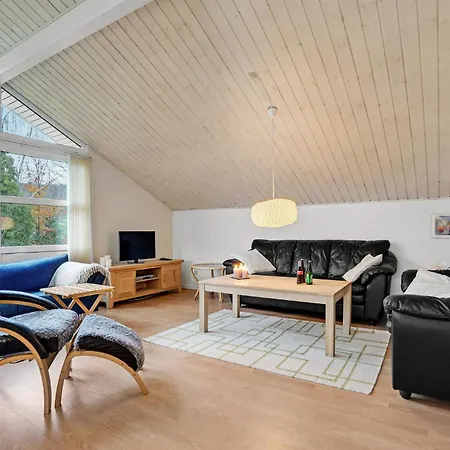 2 Bedroom Lovely In