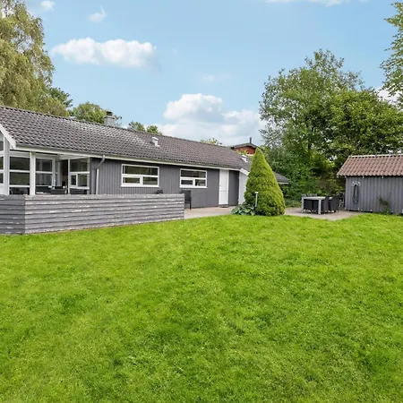 2 Bedroom Lovely In Semesterbostad *