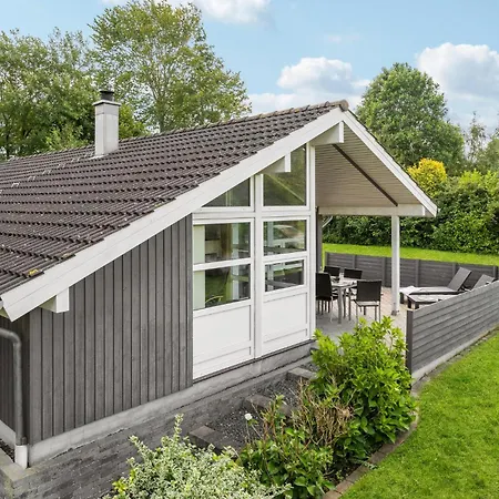 2 Bedroom Lovely In *