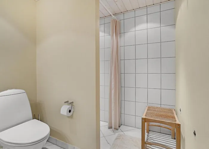 2 Bedroom Lovely In Semesterbostad