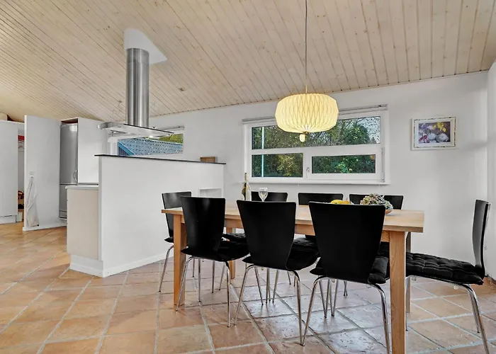 Semesterbostad 2 Bedroom Lovely In *