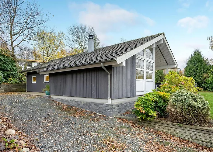 2 Bedroom Lovely In *