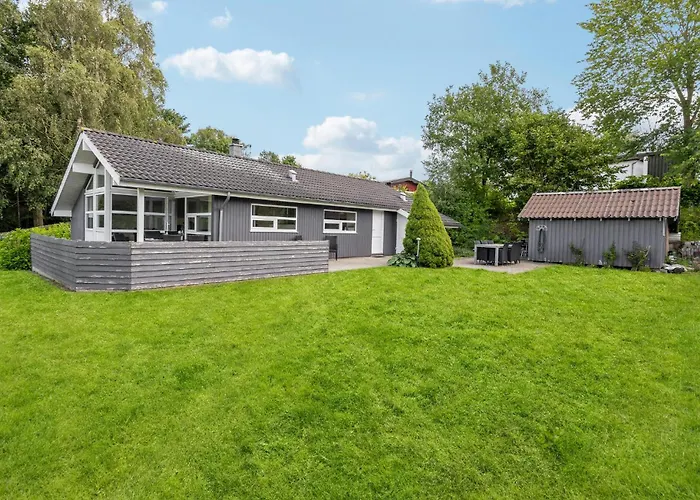 2 Bedroom Lovely In Semesterbostad *