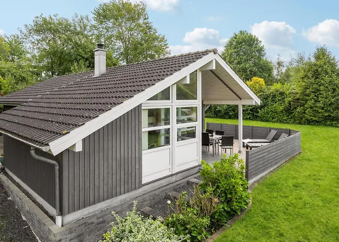 2 Bedroom Lovely In *