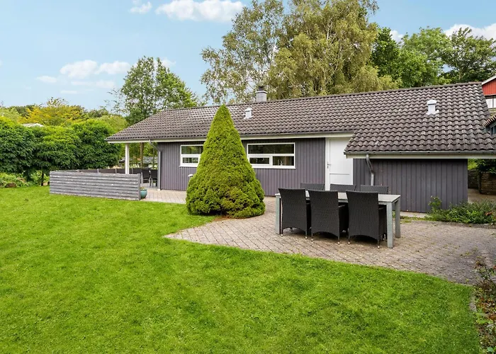 2 Bedroom Lovely In *